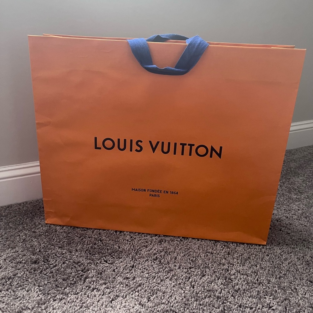 LOUIS VUITTON | Paper Shopping Bag